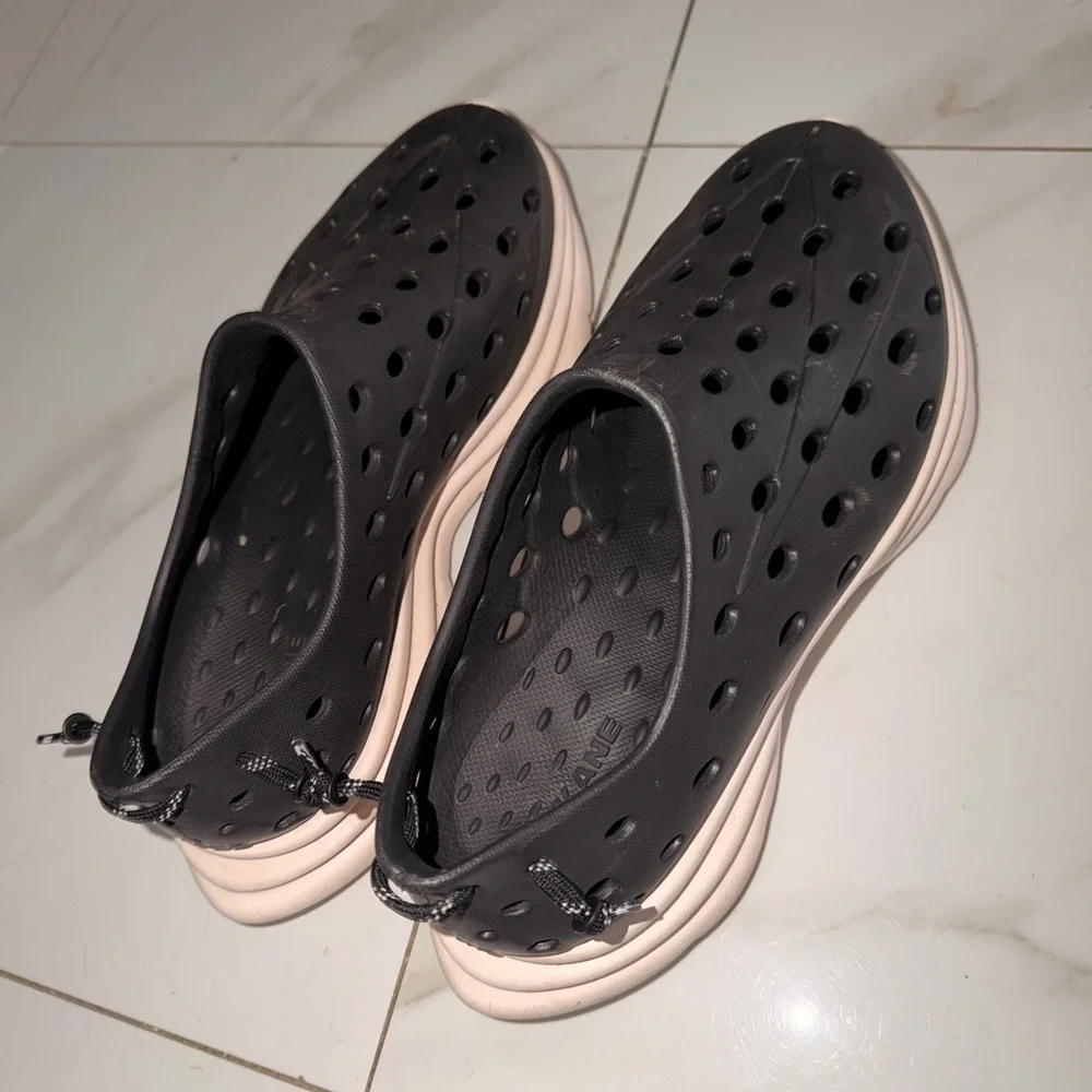 Kane Footwear Black Slip-On Breathable Sneaker - Picture 1 of 2